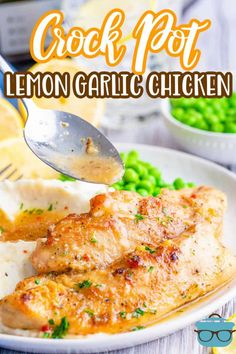 Garlic Chicken Crockpot, Lemon Garlic Chicken Breast, Skinless Chicken Breast Recipes, Chicken Breast Crockpot Recipes, Italian Seasonings, Crockpot Chicken Breast, Lemon Chicken Recipe