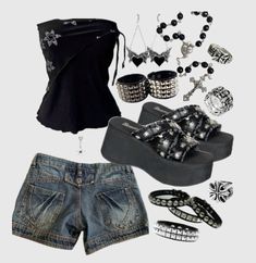 #y2k #outfit #outfitinspo #inspo Alternative Y2k Outfits, Gothic Y2k Outfits, Punk Y2k Outfits, Y2k Punk Outfits, Goth Y2k Outfits, Emo Y2k Outfits, Y2k Alternative Fashion, Urban Goth, 2000s Fashion Aesthetic