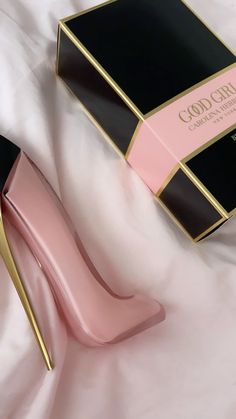 #goodgirlperfume #perfume #perfumelovers 2025 Vibes, Icons Pink, Luxury Perfume, Good Girl, Perfume Collection, Carolina Herrera, My Vibe, Christmas List