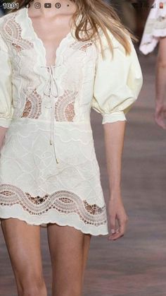 Milano Fashion Week, 2021 Fashion, Alberta Ferretti, Western Dresses, Woven Dress, Casual Street Style, White Fashion, Primavera Estate, Fashion Week Spring