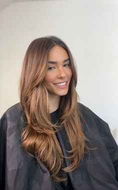 Light Brown With Layers, Oval Long Hair, Madison Beer Layered Hair, Keaton Milburn Hair, Madison Beer Haircut Bangs, Madison Beer Straight Hair, Madison Beer Haircut Layers, Madison Beer Hair Styles, Light Long Layers