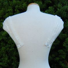 White Lace Trim Bodice For Wedding, White Lace Trim Wedding Bodice, Wedding Bodice With Lace Trim, White Lace Trim Bodice With Sweetheart Neckline, Fitted Lace Trim Bodice For Wedding, Fitted Wedding Dress With Lace Trim For Debutante Ball, Fitted Lace Trim Bridal Accessories For Bride, Fitted Wedding Dress With Lace Trim And Sweetheart Neckline, Fitted Sweetheart Neckline Beach Wedding Dress