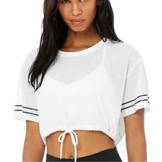 Frontline Crop Tee In Wht, Sml, Nwt From Showroom Sample Sale. Look At My Closet For More Alo And Active Wear And Bundle Away For Great Deals! Some Items May Have Sample Sticker On Hang Tag. Crop T Shirt, Street Look, Sample Sale, Black Friday Shopping, Yoga Tops, Alo Yoga, Yoga Wear, Crop Tee, Bra Tops