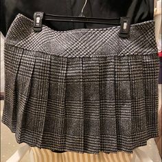 Beautiful Mini Skirt Brand New Trendy Winter Skort, Fall Pleated Skort, Fall Black Skort, Black Skirted Skort For Fall, Black Relaxed Skort For Fall, Black Pleated Mini Skirt For Fall, Black Relaxed Fit Skort For Fall, Chic Black Tennis Skirt For Fall, Winter Mini Skort With Lined Skirt