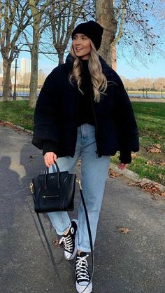 Beanie Outfit, Outfit Zara, Winter Inspo, Winter Fashion Outfits Casual, Copenhagen Fashion, Cold Outfits, Mode Casual, Weather Wear