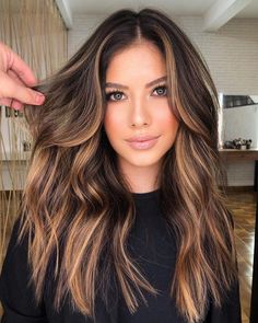 Balayage Hair Caramel, Hair Color Caramel, Black Hair With Highlights, Dark Hair With Highlights, Caramel Hair, Long Brown Hair