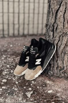 New Balance 998, Fashion Shoes Sneakers, Shoes Teen, Yeezy Shoes, Nike Fashion, Trendy Sneakers, Sneakers Men Fashion, Running Shoes For Men