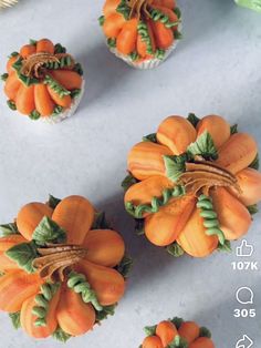 Halloween Cupcake Cake, Halloween Food Treats, Cupcake Cake Designs, Buttercream Cupcakes, Halloween Baking, Fall Cakes, Cupcake Decorating