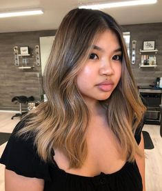 Light Hair Color For Morena, Morena Balayage Hair, Filipina Balayage Hair, Balayage Hair Filipino, Blonde Hair On Filipino Skin, Hair Color For Morena Skin Filipina Balayage, Color Of Hair For Morena, Hair Highlights For Morena Skin, Brown Foilayage Hair