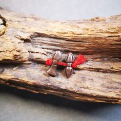 ❤These handmade beads were made by Tibetan craftsmen and come from Hepo Town, Baiyu County, the birthplace of the famous Tibetan handicrafts. You can make it into mala, keychain,or necklace, or just put it on your desk,as an ornament. ❤Details 100% Handmade Pendant material:red copper Color:brown Pattern: Vajra and Dorje Bell Size: Length 16mm/ 0.63 inch  Width 6mm/ 0.23 1inch ❤ABOUT GANDHANRA We're artisans from Hepo Township, Baiyu County,Tibetan.  We use ancient Tibetan handicrafts to make Ti Traditional Wooden Beads As Gift, Traditional Wooden Beads For Gifts, Silver Amulet Beads As Gift, Silver Amulet Beads For Gifts, Bronze Jewelry With Wooden Beads For Gift, Handmade Amulet Beads For Meditation, Hand-strung Amulet Beads As Gifts, Hand-strung Amulet Beads For Gifts, Spiritual Wooden Beads Jewelry As Gift