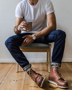 Macho Moda - Blog de Moda Masculina: 4 ERROS ao usar BOTA MASCULINA que DESTROEM nosso Visual (e você não percebe!) Rustic Mens Fashion Summer, Outfit Sepatu, Boots Outfit Men, Men’s Boots, Mens Boots Fashion