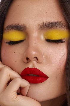 Maquillage On Fleek, Mekap Mata, Yellow Makeup, Yellow Eyeshadow, Smink Inspiration, Creative Eye Makeup, Eye Makeup Art, Makeup Pictures, Red Lipstick