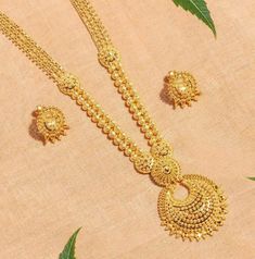 Rani Haar Gold Indian Bridal, Gold Rani Haar New Design, Trendy Gold Necklace, Indian Gold Necklace Designs, Gold Jewelry Prom, Simple Bridal Jewelry, Aesthetic Edgy