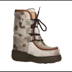 Short Inuit Boots Made In Italy. The Lining Is 100% Natural Wool. The Insole Is Also Covered With Wool. Slip Resistant And Insulating, Genuine Rubber Sole Which Is Perfect For Use In Snow And Ice Thanks To A Patented System With Integrated Steel Spikes At The Bottom Which Can Be Reversed In Case Of Ice And Snow. H:Ce Is Great Design, High Quality, Technical Functionality And Comfort Fit. Suitable For Low Temperatures Down To -15 C. Sole Is Dark Green. Beautiful. Kate Spade Boots, Michael Kors Rain Boots, Floral Rain Boots, Tan Suede Boots, Tall Uggs, Womens Duck Boots, Ugg Bailey Button, Stuart Weitzman Boots, Hunter Rain Boots