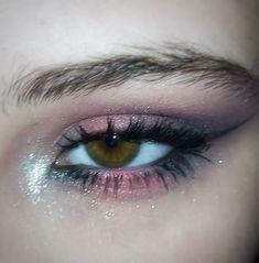 pink and black makeup Colorful Eye Makeup With Glitter, Grey And Pink Makeup, Grunge Pink Makeup, Grunge Hoco Makeup, Purple And Black Eyeshadow Looks, Easy Sparkly Eye Makeup, Purple Makeup Goth, Pink Sparkly Makeup Looks, Light Pink And Black Makeup