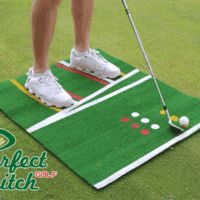 Golf Chipping Tips, Golf Etiquette, Golf Ball Crafts, Golf Mats, Chipping Tips, Perfect Pitch, Golf School, Golf Chipping