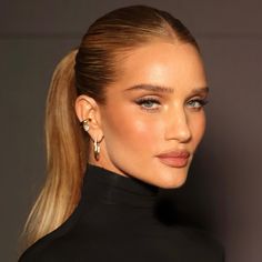 Bee Keeper, Rosie Huntington, Greasy Hair Hairstyles, Bridal Makeup Looks, Hair Crush, Rosie Huntington Whiteley, January 11, Dress Makeup