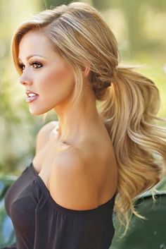 pony tail wedding hairstyles via blackbird photography - Deer Pearl Flowers / http://www.deerpearlflowers.com/wedding-hairstyle-inspiration/pony-tail-wedding-hairstyles-via-blackbird-photography/ Bangs Style, Ash Blonde Highlights, Clip In Ponytail, A Ponytail, Ponytail Hair Extensions, Bleach Blonde, Blonde Highlights, Ponytail Hairstyles