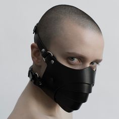 Stay stylish and protected with this adjustable pu leather punk motorcycle face mask. featuring black buckle straps for a secure fit, this mask is perfect for any gothic style. get yours today! Steampunk Mode, Motorcycle Face Mask, Leather Face Mask, Mode Steampunk, Steampunk Mask, Half Face Mask, Face Mask Black