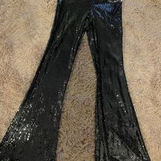 No Boundaries Flare Pants Size:Small (3-5) Black Stretch Shiny Bottoms, Black Shiny Stretch Bottoms, Stretch Shiny Black Bottoms, Fitted Shiny Black Pants, Black Stretch Disco Bottoms, Fitted Black Sequin Pants, Black Disco Bottoms For Night Out, Black Fitted Disco Pants, Disco Style Black Bottoms For Night Out