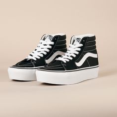 Vans High Top Sneakers Outfit, High Top Sneakers Outfit, Platforms Aesthetic, Vans Platform Sneakers, Vans Sk8 Hi Platform, Vans Platform, Outfit Cool, Cute Vans