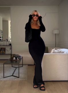 Black Bodycon Dress Outfit Winter, Long Sleeve Dress Outfit, Black Bodycon Dress Long Sleeve, Black Mermaid Dress, Body Con Dress Outfit, Tight Dress Outfit, Maxi Dress Outfit, Black Dress With Sleeves, Black Dress Outfits