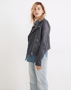 madewell washed leather jacket worn with the whisper cotton tee + cruiser crop jeans. Denim Duster Coat, Poncho Coat, Womens Jackets Casual, Fall Denim, Leather Motorcycle Jacket, Madewell Denim, Biker Style, Denim Jacket Women, Leather Jackets Women