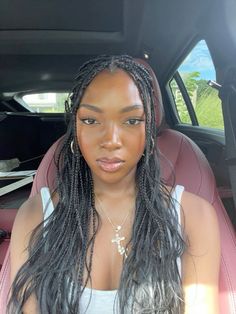 Knotless Box Braids Small Bohemian, Boho Knotless Braids Human Hair Hairstyles, Bohemian Knotless Braids Straight Hair, Knotless Box Braids Big Forehead, Small Knotless Braids Human Hair, Boho Look Black Women, Straight Hair Box Braids, Soft Knotless Braids, Small Knotless Braids Bohemian