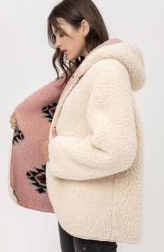 Mauve tribal print and cream reversible hooded sherpa jacket Pockets on mauve side * jacket is oversized ~ xl will fit xl/xxl hand wash Teddy Bear Hoodie, Plush Coat, Slouchy Style, Bear Hoodie, Reversible Jacket, Teddy Jacket, Winter Mode, Sherpa Jacket, Hoodies For Sale