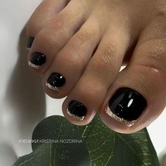 30 Black French Pedicure Ideas To Try In 2023! - alexie Black French Tip Pedicure, Black French Pedicure, French Pedicure Ideas, Toe Nail Designs For Fall, Pedicure Routine, Gold Toe Nails, French Tip Pedicure, French Toe Nails, Black Silver Nails