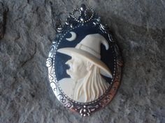 Choose Silver or Bronze - 2 in 1 - Halloween Witch Cameo-  Brooch/Pin/Pendant -- Great Quality!!! Wi Halloween Brooch Jewelry Gift, Halloween Gift Jewelry Brooch, Silver Brooch Jewelry For Halloween, Gothic Halloween Brooches For Gift, Gothic Halloween Brooch Jewelry, Halloween Gothic Brooch Jewelry, Vintage Halloween Brooches For Gift, Mermaid Necklace, Cameo Brooch