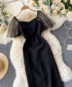 Simple black short dress fashion dress Fabric: blended Color: black Size(cm): S, M, L, XL S length 101 bust 84 waist 70 sleeve length 36 M length 102 bust 88 waist 74 sleeve length 37 L length 103 bust 92 waist 78 sleeve length 38 XL length 104 bust 96 waist 82 sleeve length 39 Black Square Neck Dress For Date Night, Trendy Square Neck Midi Dress For Party, Black Square Neck Summer Dress, Trendy Black Bodycon Party Dress, Chic Black Mini Dress With Square Neck, Black Square Neck Mini Dress For Date Night, Black Bodycon Evening Dress For Summer, Black Square Neck Bodycon Dress For Spring, Trendy Square Neck Party Dresses