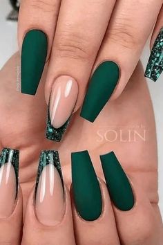 Emerald Nails, Green Acrylic Nails, St Patricks Day Nails, Heart Nail, Christmas Gel Nails, Christmas Nails Acrylic, Xmas Nails, Bling Nails