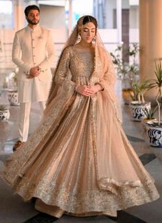 Engagement Lahenga Ideas, Blush Pink Nikkah Dress, Reception Dress Bride Indian Reception Dress Bride Indian Lehenga, Nikkah Lehnga, Pakistani Bridal Wear Nikah, Pakistani Reception Bride, Nikkah Dresses For Bride, Nikkah Outfit Pakistani Bridal, Nikkah Dress Pakistani