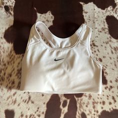 Brand New Nike Sports Bra Spring Athleisure Sports Bra For Sports Events, Nike Spring Sports Bra, Nike Sports Bra For Spring, Nike Sporty Sports Bra For Spring, Nike Casual Athletic Fit Sports Bra, Nike Sports Bra For Spring Sports, White Sporty Sports Bra For Spring, White Sports Bra For Spring, White Moisture-wicking Sports Bra For Spring