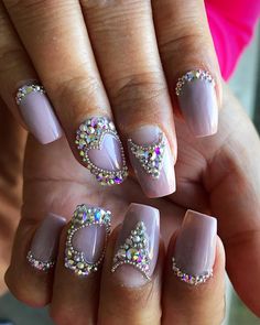 Jeweled Nails Designs, Rhinestone Nails Designs Bling, Beautiful Wedding Nails, Wedding Nail Art Designs, Latest Nails, Nail Art Designs For Beginners, Wedding Nail Art, Stone Nail Art, Easy Nail Art Designs