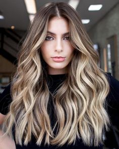 Pale Skin and Face-Framing Bronde Balayage White Blonde Hair Color, Blonde Hair Color Balayage, Dark Hair Color Ideas, Dark Hair Color, Beige Blonde Balayage, Champagne Blonde Hair, Pale Skin Hair Color, Dark Auburn Hair, Balayage Long Hair