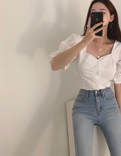 Puff Sleeve Top Outfit Korean, Cardigan Top Outfit Korean, College Fashion, Korean Outfits, Outfit Goals, Casual Style Outfits, Teenage Fashion Outfits, Elegant Outfit, Teen Fashion Outfits