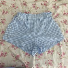 New Without Price Tag Plaid Shorts In Size L More Like M Plaid Shorts, Price Tag, Blue White, Color Blue, Blue And White, Plaid, Womens Shorts, Halloween, Women Shopping