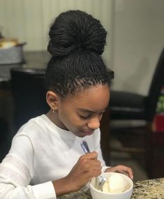 Queen of Parts on Instagram: “I don’t think I’ll ever be able to get her out of a bun 😆 Not quite done yet, but I’ll be doing more styles once it’s all complete. . . .…” Sisterlocks Bun Styles, Kids Microlocs Styles, Afro Haircuts, Women Hairstyles With Bangs, Black Women Afro, Hair Motivation, Natural Wedding Hairstyles