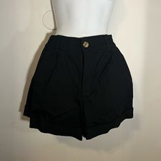 New With Tag Chic High Waist Shorts By Forever 21, Chic Forever 21 Bottoms For Going Out, Chic Going Out Bottoms From Forever 21, Forever 21 Black Bottoms For Workwear, Trendy Black High-waisted Shorts, Trendy High-waisted Shorts For Going Out, Trendy Black Shorts For Day Out, Forever 21 Casual Bottoms For Night Out, Casual Black Bottoms From Forever 21