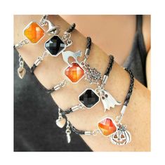 Halloween Jewelry-halloween Charm Bracelet-halloween - Etsy Holiday Gifts Diy, Halloween Accessories Diy, Party Favors Ideas, Halloween Jewelry Diy, Halloween Charm Bracelet, Etsy Halloween, Favors Ideas, Cat Bracelet, Halloween Bracelet