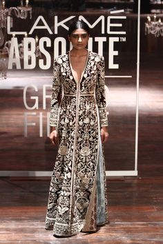 Indian Runway Fashion, Angrakha Design, Indian Runway, Lakme Fashion Week 2016, Fashion Week Winter, Happy Dresses, Fashion Week 2016, Salwar Kamiz, Desi Clothes