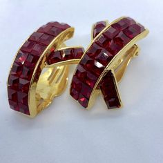 Bright Faux Ruby Red Retro X Shaped Gold Tone Clip Earrings Really Sparkle Statement Red! Unsigned. 1 1/4” Long Pre-Owned Never Worn Red Retro, Clip Earrings, Ruby Red, Red Gold, Lady In Red, Clip On Earrings, Gold Tones, Ruby, Jewelry Earrings