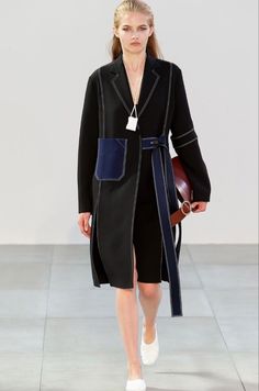 Designer Long Coat Blazer For Office, Phoebe Philo, Abayas Fashion, Abaya Fashion, 2015 Fashion, Fashion Details, Runway Fashion, Paris Fashion Week, Fashion Show