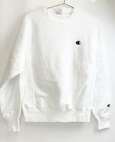 Champion Reverse Weave Sweatshirt Mens Small White Crewneck White Crewneck Outfit, Crewneck Outfit Men, Crewneck Outfit, Hollister Clothes, Champion Clothing, White Crewneck Sweatshirt, Wishlist Ideas, Dixie Damelio, Champion Crewneck