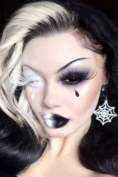 Top 10 Fantasy Aesthetics Makeup Looks that will Go with Your Mood Black And White Makeup, Holloween Makeup, Cool Halloween Makeup, Halloween Eye Makeup, Halloween Makeup Inspiration, White Makeup, Halloween Tattoo, Edgy Makeup, Crazy Makeup