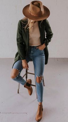 Peacoat Outfit, Winter Mode Outfits, Looks Jeans, Paris Mode, Coat Outfit, Winter Outfit Inspiration, Design Ui