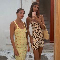 Réalisation Par on Instagram: “🌼Dreamgirls @tamaramory and @salome.mory wearing their Allegra Verona & Devon Flower Power dresses on vacation in Greece🌼” #fashion Flower Power Dress, Realisation Par, Aesthetic Clothes, Fashion Inspo Outfits, Summer Dress, Spring Outfits, Dress To Impress, Chic Style