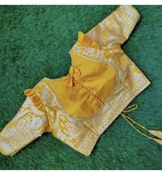 Dulhan Choli, ब्लाउज बैक नेक डिजाइन, Netted Blouse Designs, Boat Neck Blouse Design, Blouse Designs Catalogue, Latest Blouse Designs Pattern, Best Blouse Designs, Kids Blouse Designs, Traditional Blouse Designs